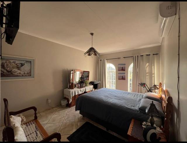 4 BEDROOM HOUSE FOR SALE IN MAGALIESKRUIN